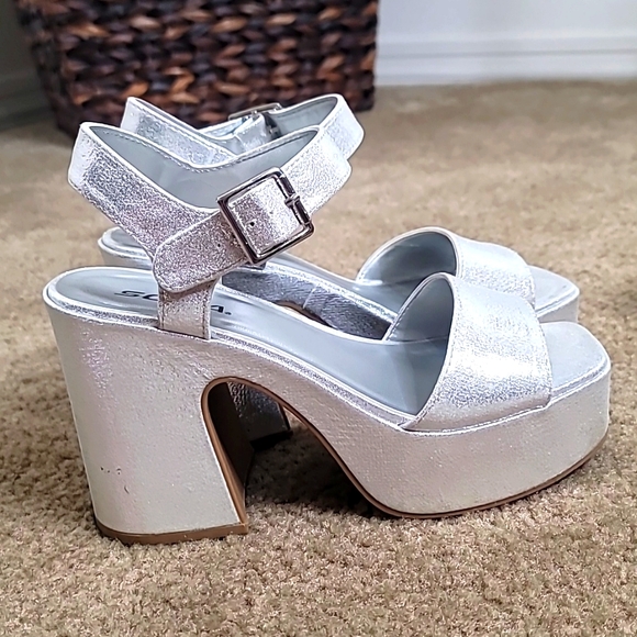 Woman's Soda Launch Silver Shimmer Open Toe Platform Chunky Heeled Sandals - Picture 3 of 7